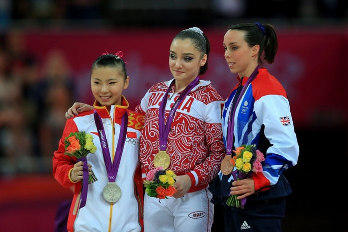 Aliya Mustafina của Nga đoạt HCV môn Thể dục dụng cụ.